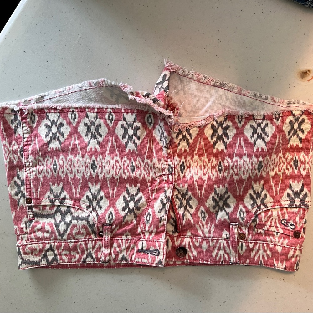 Stylish Pink Patterned Women's Shorts
